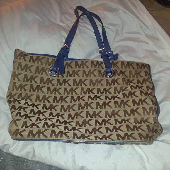 Michael Kors Handbags - Michael Kors Tote